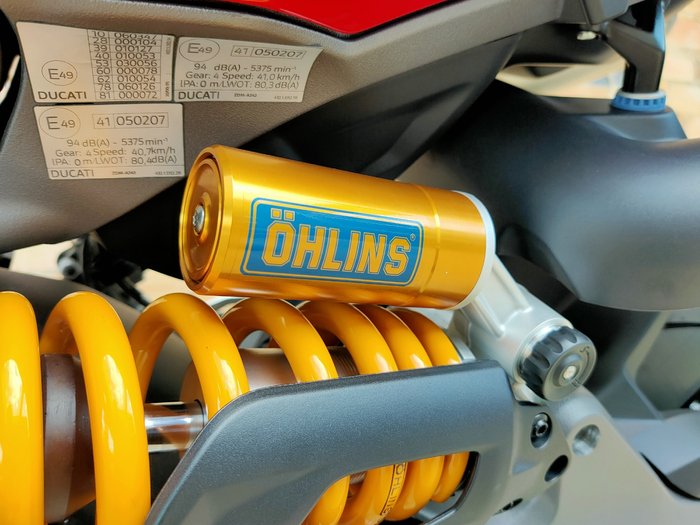 2025 DUCATI STREETFIGHTER V2 S ROAD RED