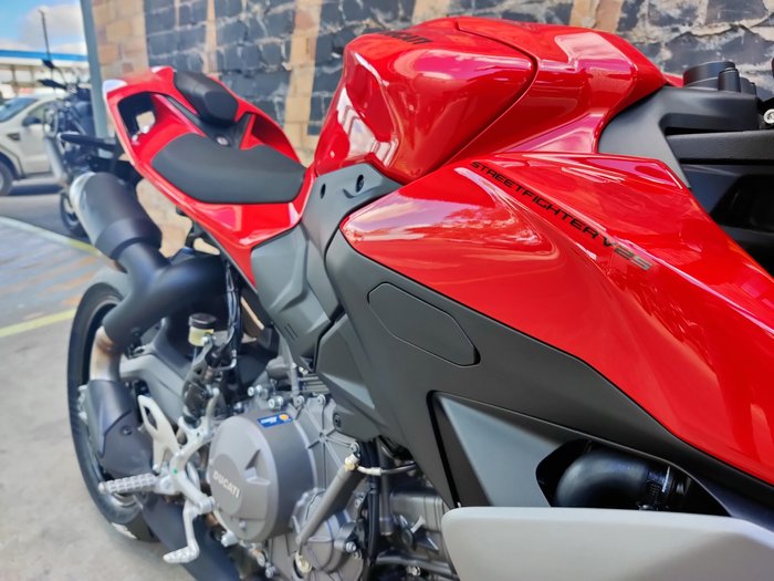 2025 DUCATI STREETFIGHTER V2 S ROAD RED