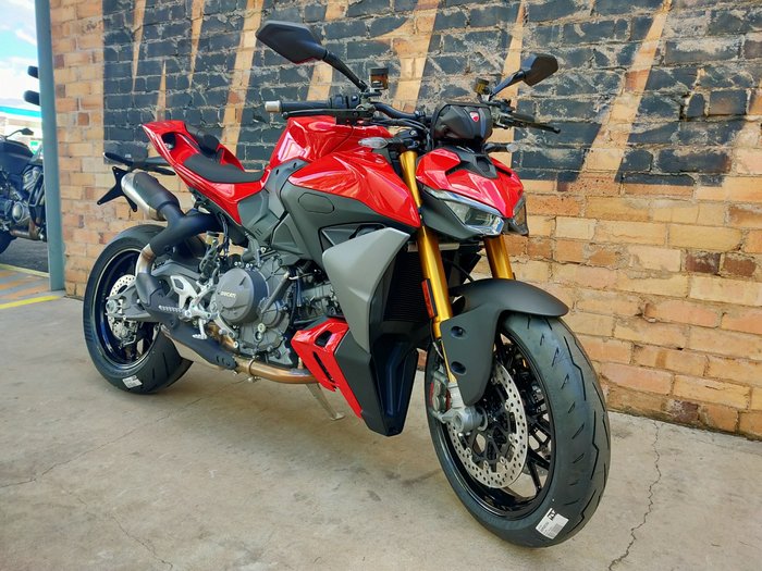 2025 DUCATI STREETFIGHTER V2 S ROAD RED