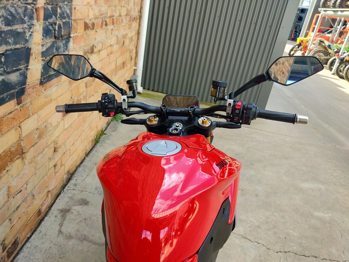 2025 DUCATI STREETFIGHTER V2 S ROAD RED