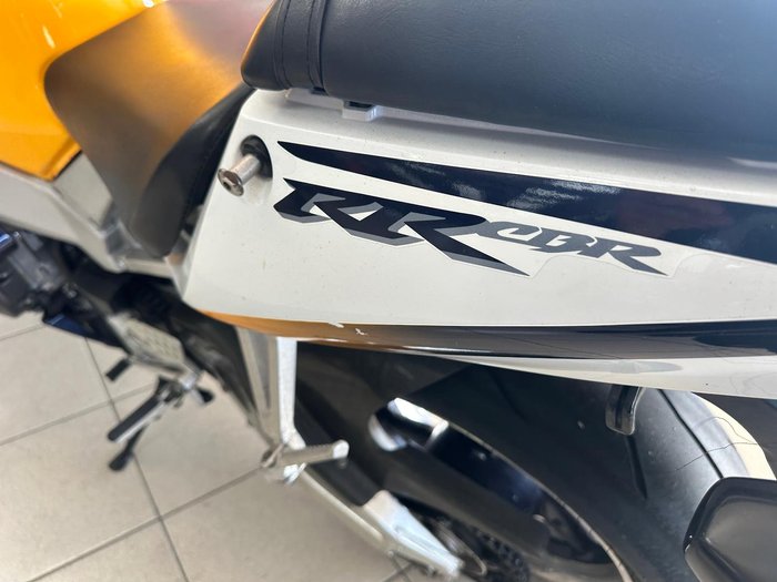 2000 Honda CBR900RR Fireblade (919) Fireblade Yellow