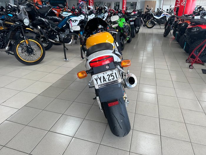2000 Honda CBR900RR Fireblade (919) Fireblade Yellow