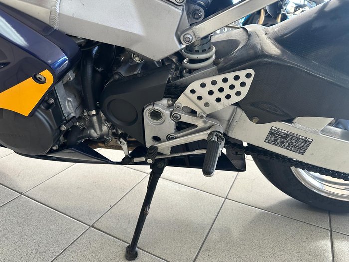 2000 Honda CBR900RR Fireblade (919) Fireblade Yellow