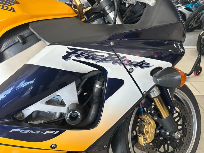 2000 Honda CBR900RR Fireblade (919) Fireblade Yellow