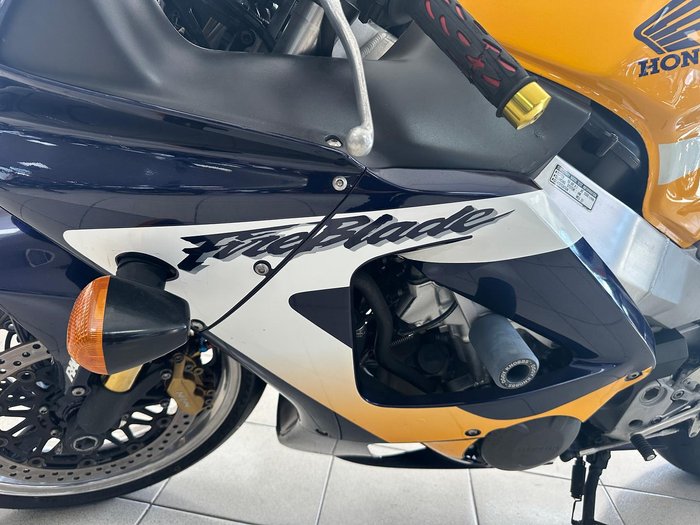 2000 Honda CBR900RR Fireblade (919) Fireblade Yellow