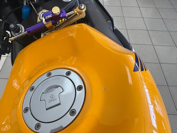2000 Honda CBR900RR Fireblade (919) Fireblade Yellow