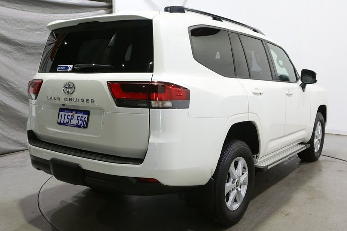 2024 Toyota Landcruiser GXL