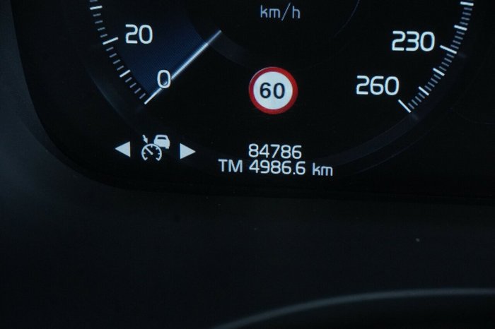 2020 Volvo XC60 D4 Momentum