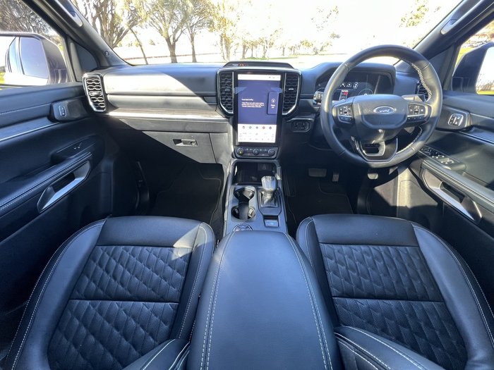 2024 Ford Everest Platinum
