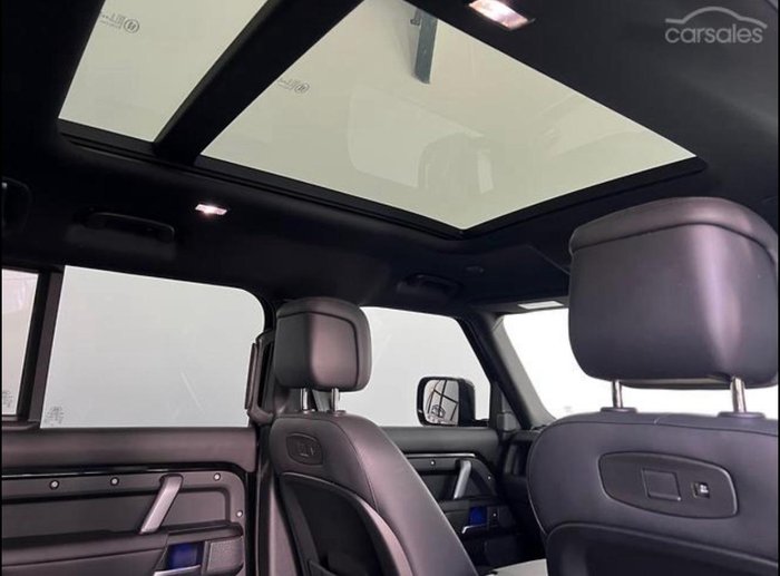 2022 Land Rover Defender 110 P525 V8 L663 MY23 AWD Santorini Black