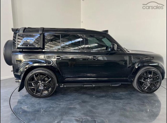 2022 Land Rover Defender 110 P525 V8 L663 MY23 AWD Santorini Black