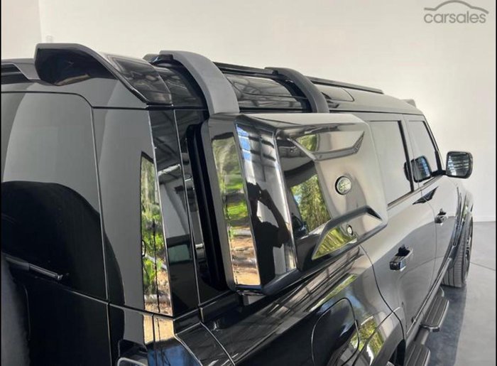 2022 Land Rover Defender 110 P525 V8 L663 MY23 AWD Santorini Black