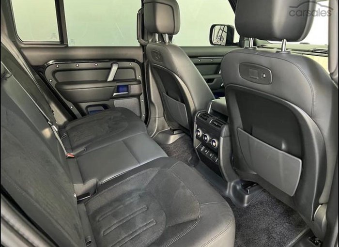 2022 Land Rover Defender 110 P525 V8 L663 MY23 AWD Santorini Black