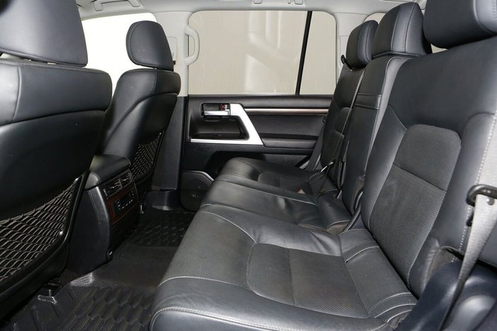 2020 Toyota Landcruiser VX