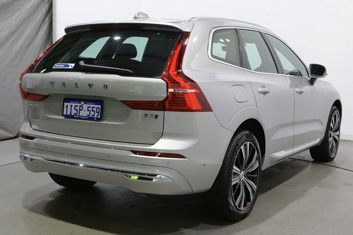2023 Volvo XC60 Ultimate B5 Bright