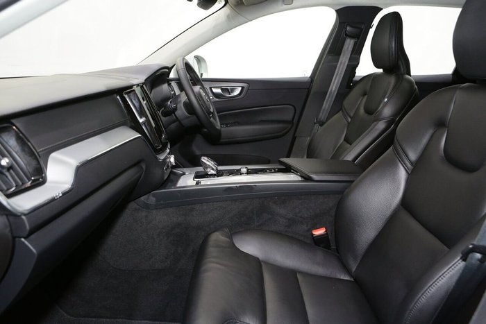 2023 Volvo XC60 Ultimate B5 Bright
