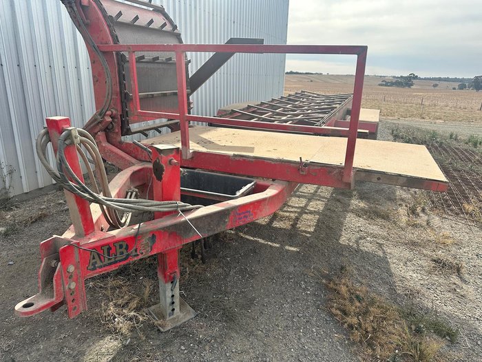 2015 AlbyBone Multibale Feeder