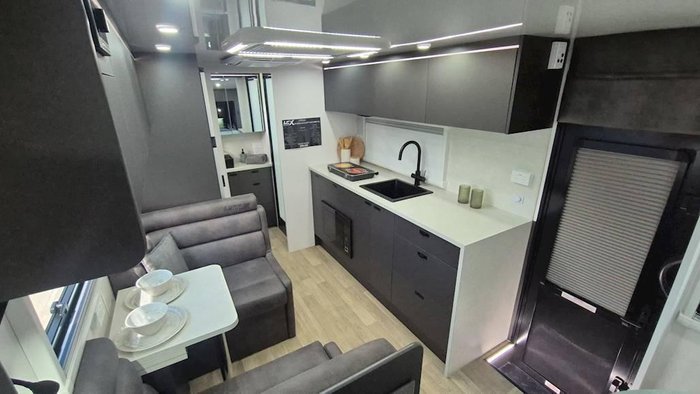2025 Lotus Caravans Lcx Freelander 18'9Kd