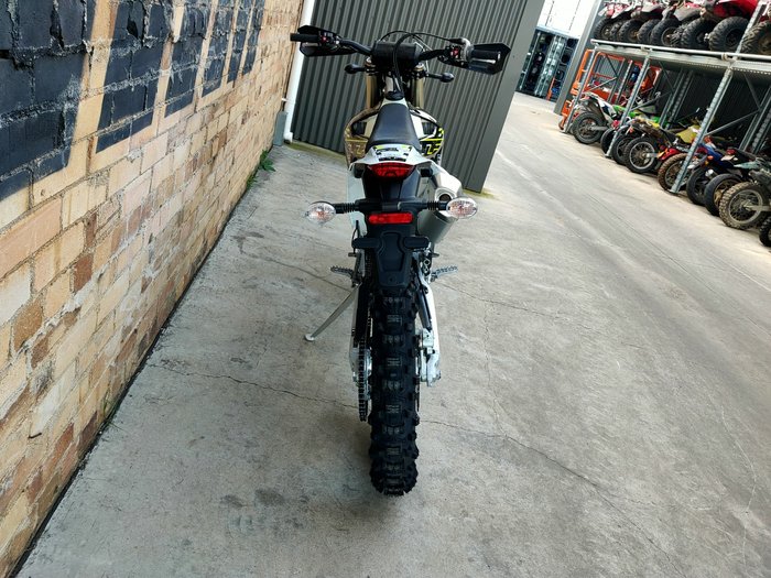 2025 TRIUMPH TF 250-E ENDURO BLACK