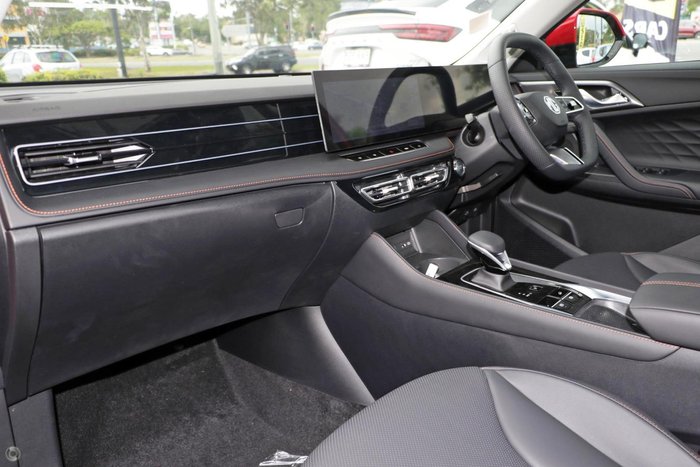 2025 MG HS Essence AS33 MY25 Diamond Red