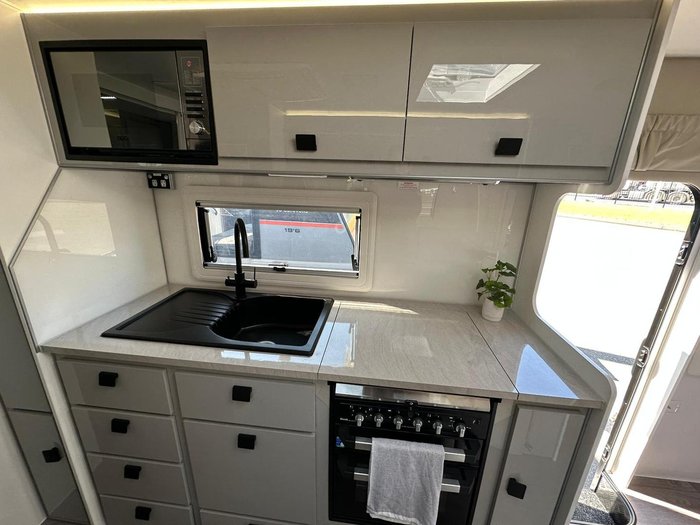 2025 JB Caravans Dirt Road Xtreme 19'6 Fd Cafe Save $12,365 Was $123,650
