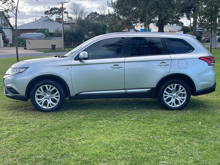 2019 Mitsubishi Outlander ES