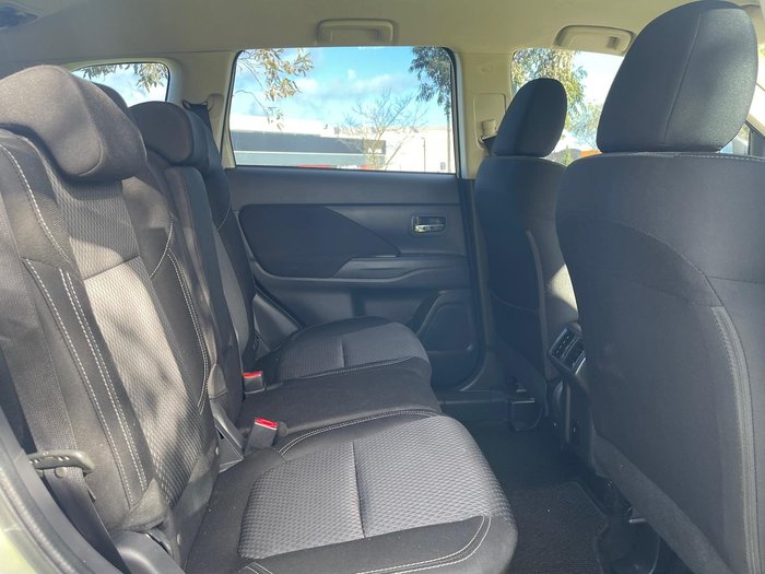 2019 Mitsubishi Outlander ES