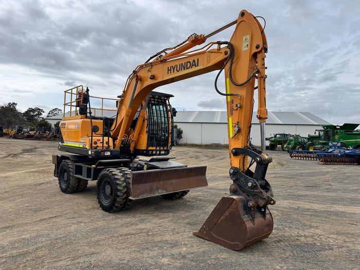 2018 Hyundai Robex 140-W9 Wheeled Excavator