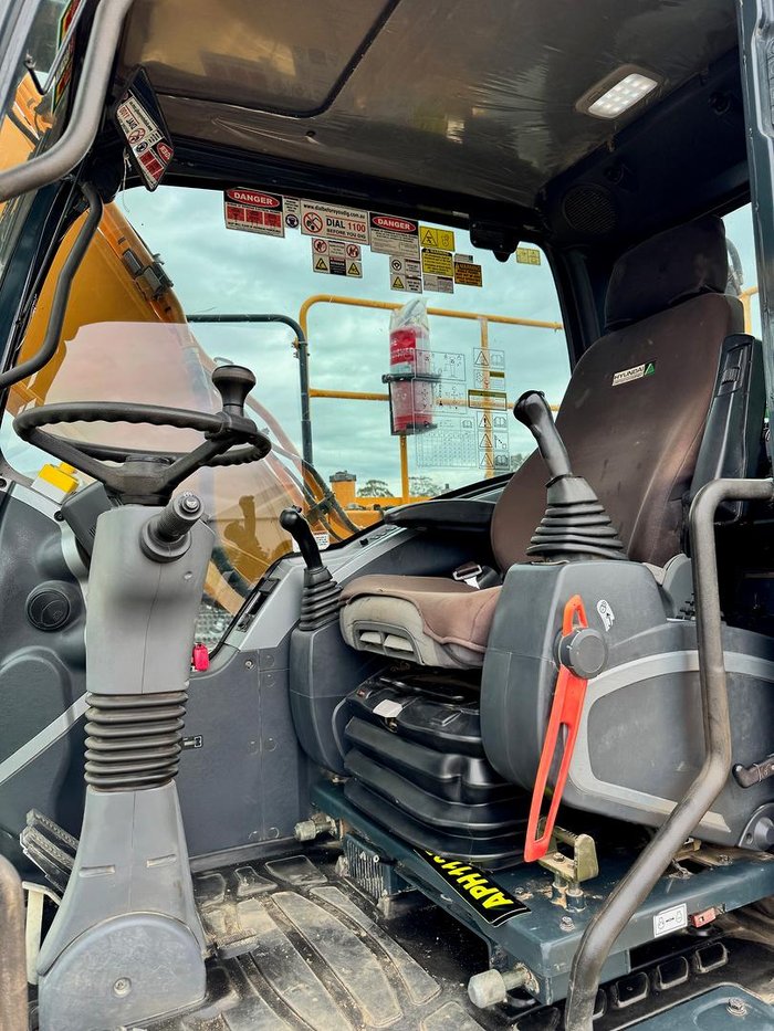 2018 Hyundai Robex 140-W9 Wheeled Excavator