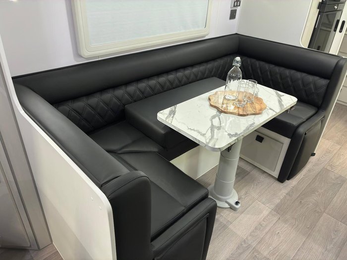 2025 JB Caravans Dirt Road Extreme Rd 21'6 Club Lounge