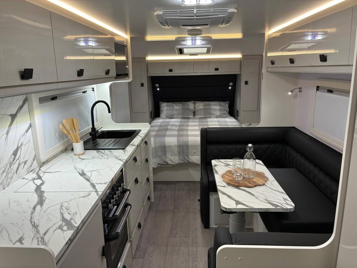 2025 JB Caravans Dirt Road Extreme Rd 21'5 Club Lounge