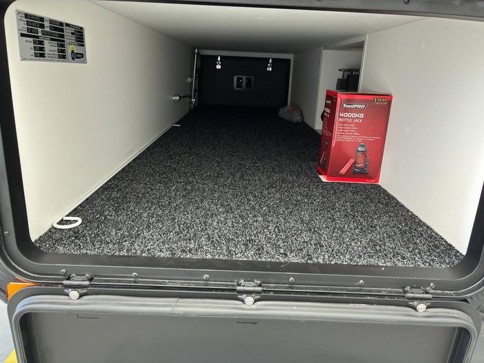 2025 JB Caravans Dirt Road Extreme Rd 21'6 Club Lounge