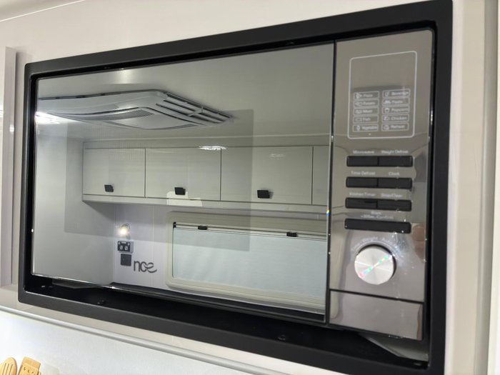 2025 JB Caravans Dirt Road Extreme Rd 21'6 Club Lounge