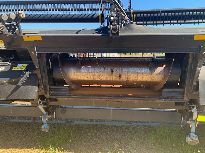 2021 Honey Bee 4045 Front