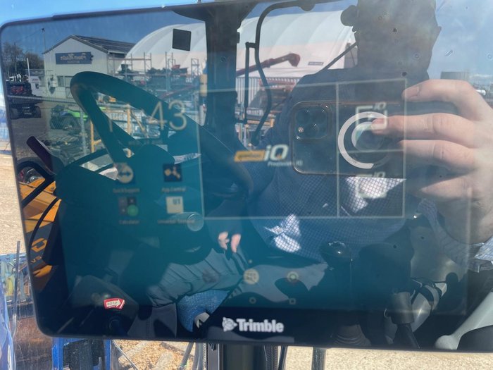 2017 New Holland T6070