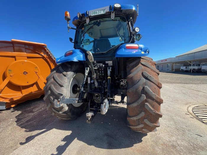 2017 New Holland T6070