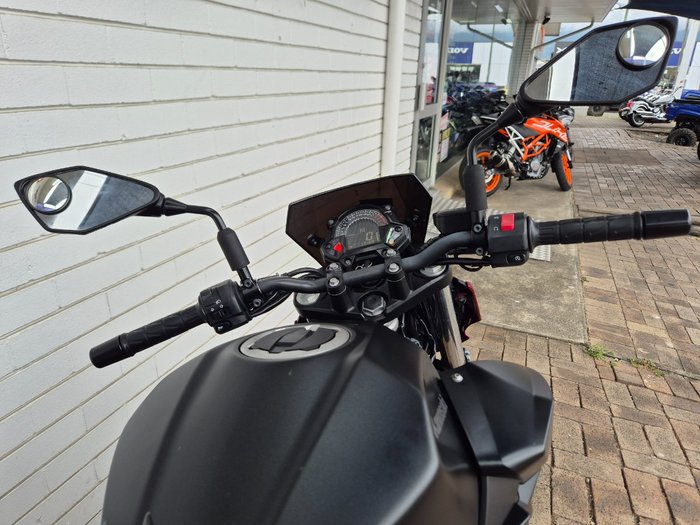 2021 Kawasaki Z400 RED