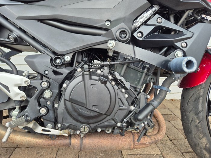 2021 Kawasaki Z400 RED