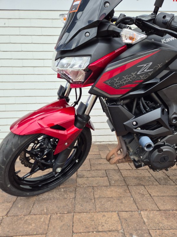 2021 Kawasaki Z400 RED