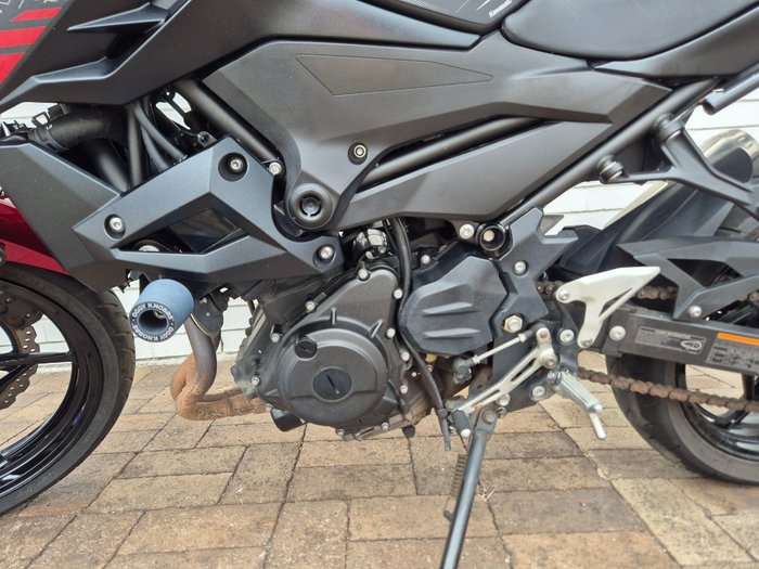 2021 Kawasaki Z400 RED