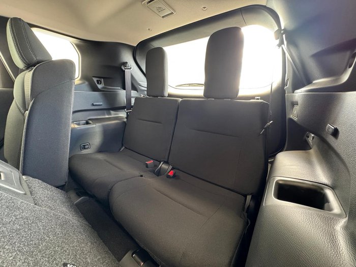 2024 Mitsubishi Outlander ES