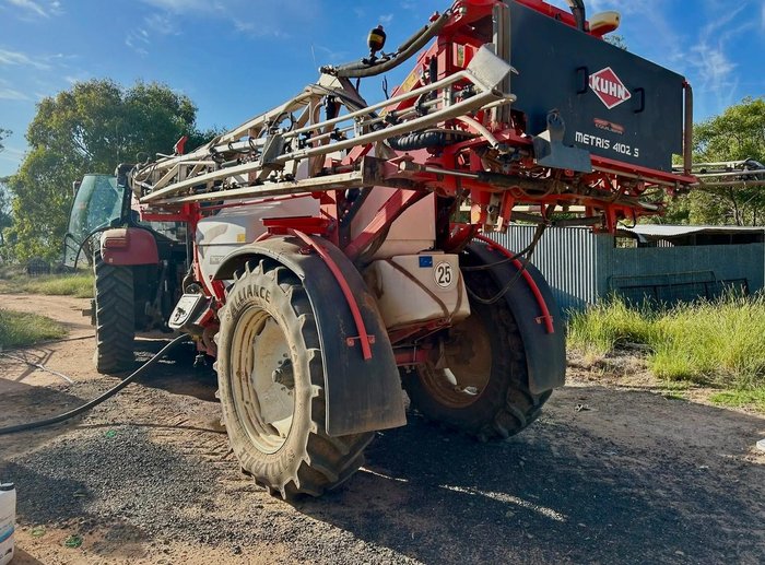 2016 Kuhn Metris 4102S