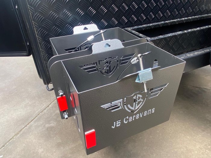 2025 JB Caravans 22' Dirt Road Xtreme Corner Shower