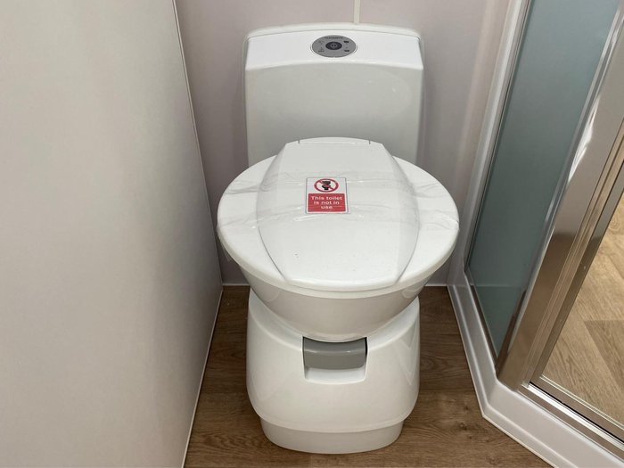 2025 JB Caravans 22' Dirt Road Xtreme Corner Shower