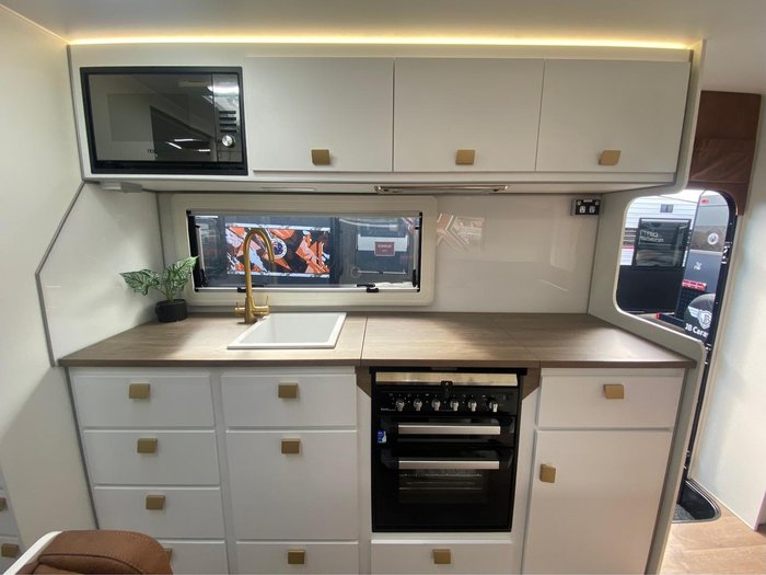 2025 JB Caravans 22' Dirt Road Xtreme Corner Shower