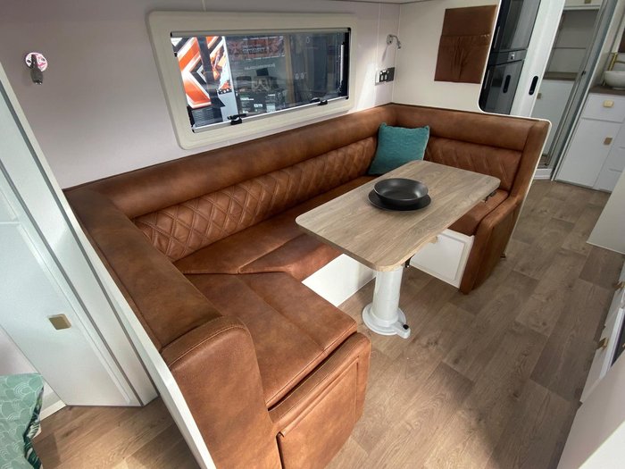 2025 JB Caravans 22' Dirt Road Xtreme Corner Shower