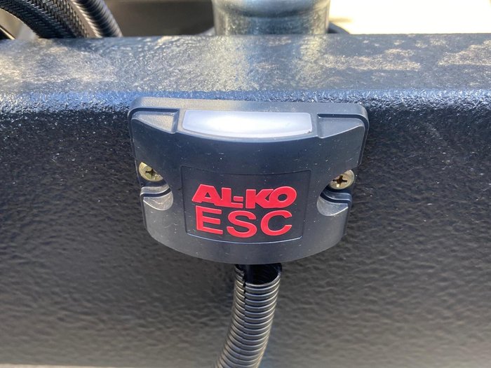 2025 JB Caravans 22' Dirt Road Xtreme Corner Shower