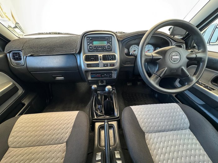 2015 Nissan Navara ST-R