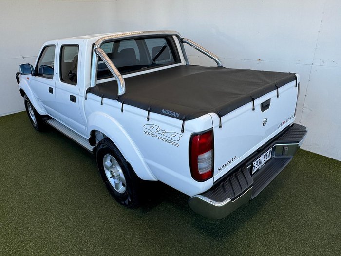 2015 Nissan Navara ST-R