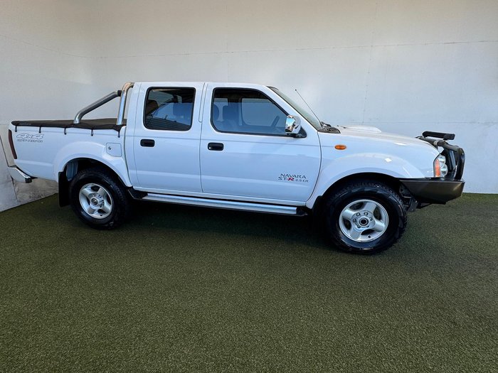 2015 Nissan Navara ST-R